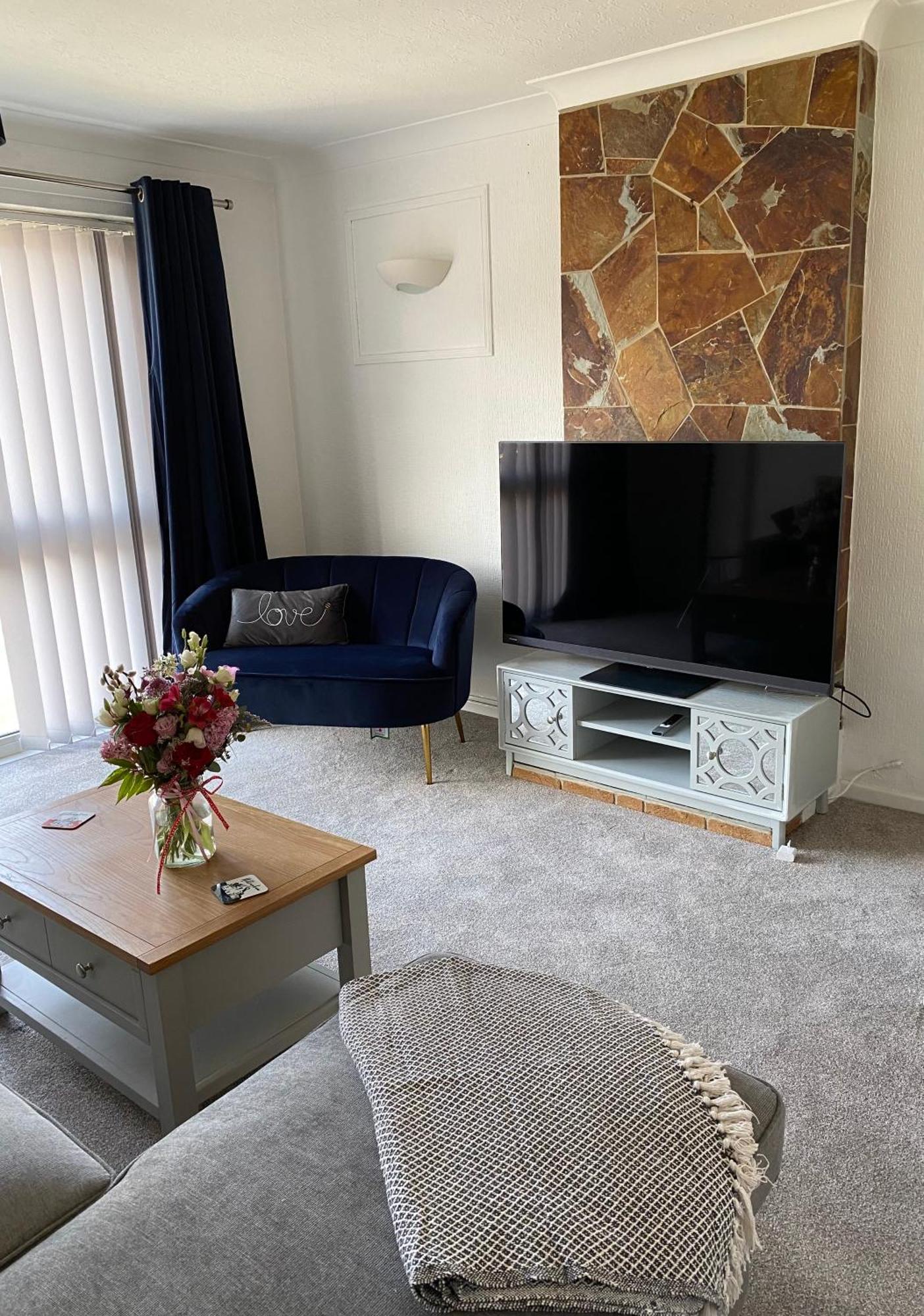 Apartment Spacious 2 Bed Village Flat Sleeps 4/6 Nottingham
